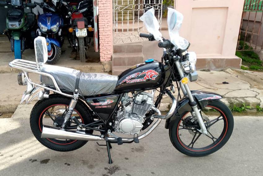 Moto de gasolina AVA pantera 150cc en 3400usd