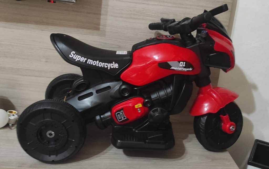 MOTO-ELECTRICA-PARA-NINOS-CON-LUCES-MUSICA-Y-ACELERADOR-120-130-usd1